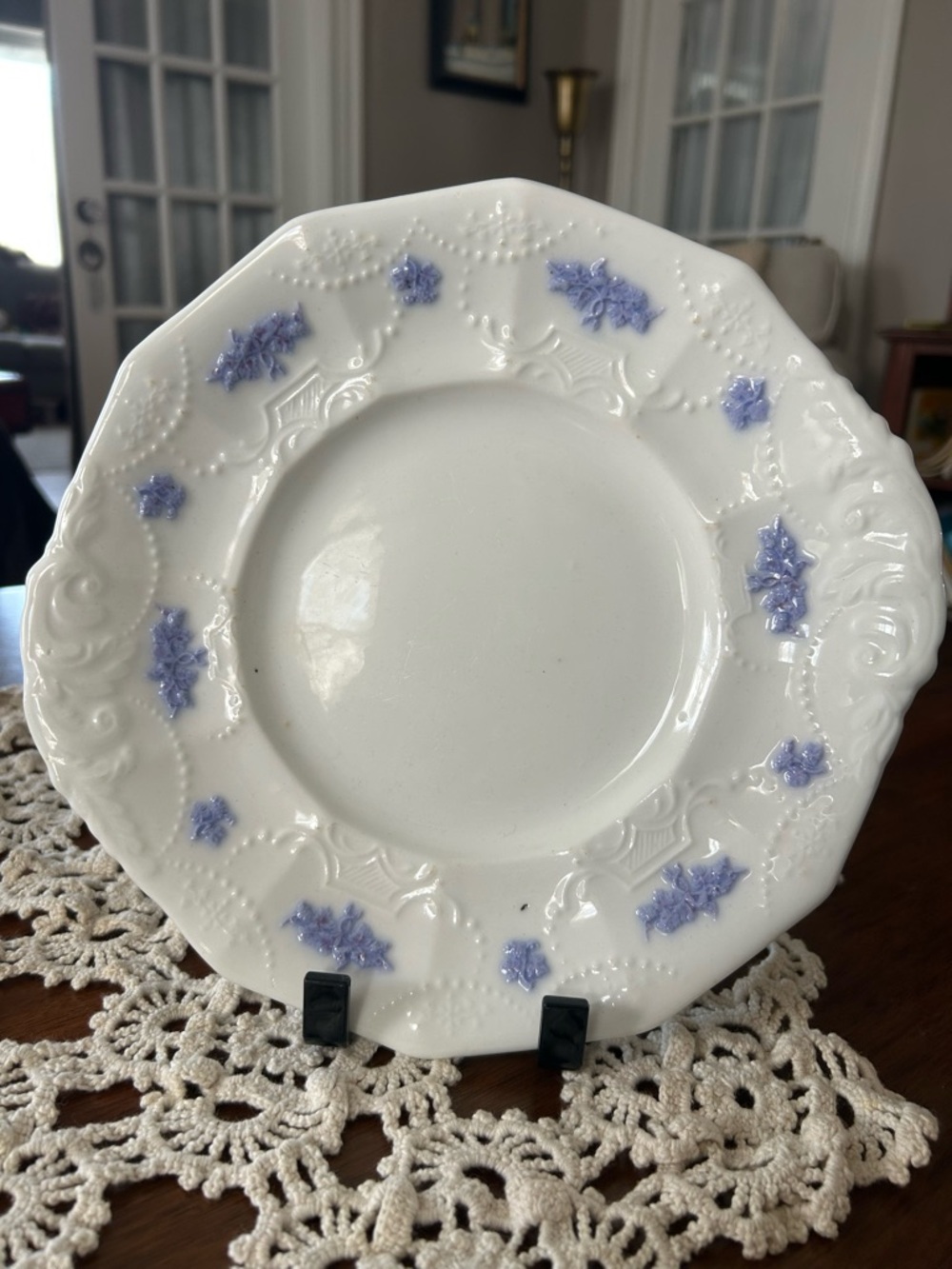 Antique 19th Century Old Chelsea Grandmother Ware Cake/Dinner Plate Grape Vine